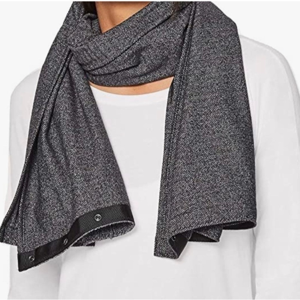 Lululemon Vinyasa Scarf